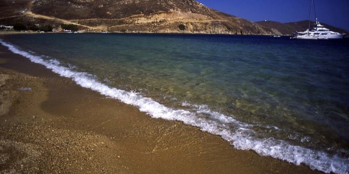 CYCLADES – SERIFOS © Clairy Moustafellou Livadi beach
