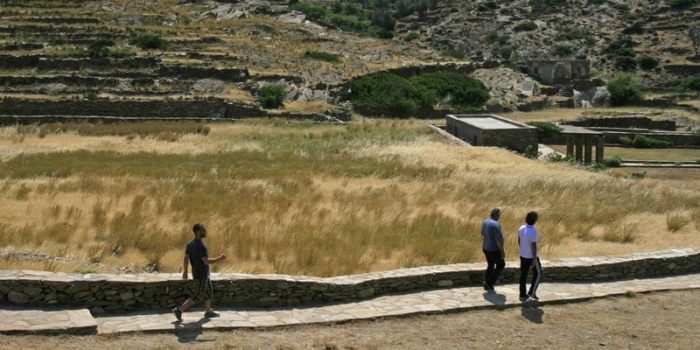 Ios - Chora-Skarkos hill